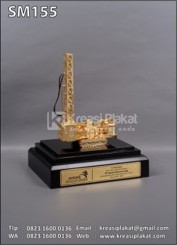 Souvenir Miniatur Drilling Rig Machinery Antam Resourcindo
