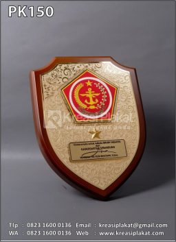 Plakat Kayu Perisai Lo...