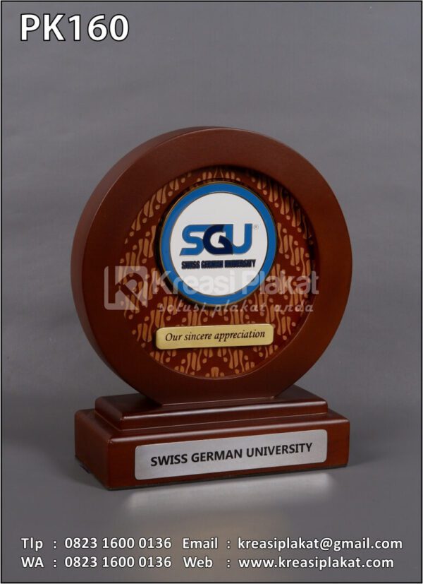 Plakat Kayu Bulat SGU Swiss German University