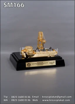 Souvenir Miniatur Kapa...