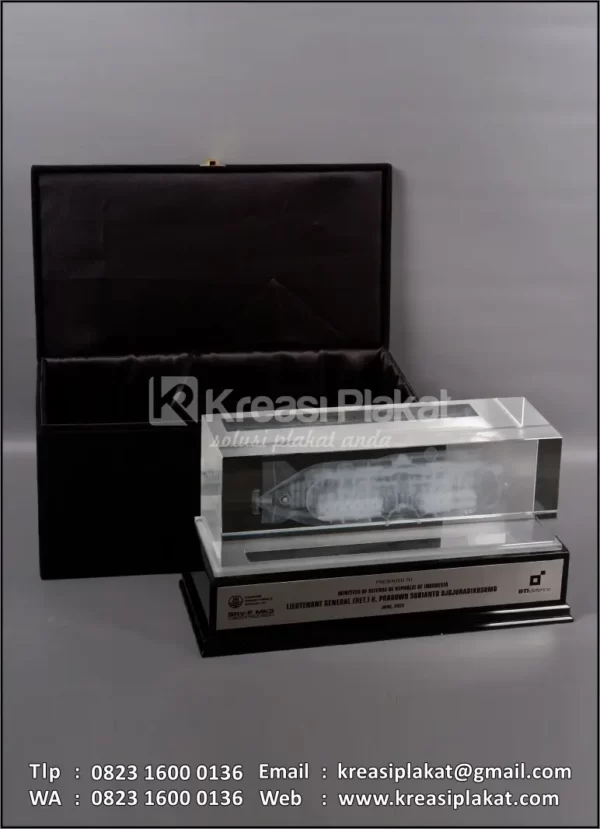 Box Plakat Kristal Submarine Manufacturing Product Ltd