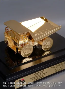 Souvenir Miniatur Dump Truck PT BIB