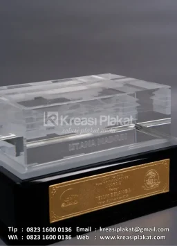 Plakat Kristal Istana ...
