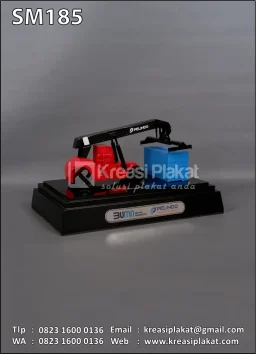 Souvenir Miniatur Reach Stacker Container Handler