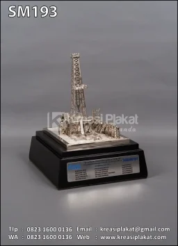 Souvenir Miniatur Rig ...