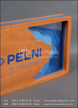 Plakat Kayu Lapis Pelni