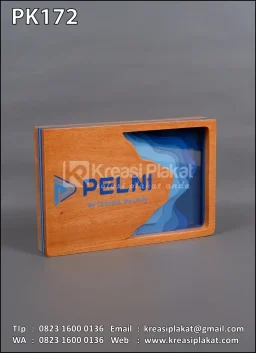 Plakat Kayu Lapis Pelni