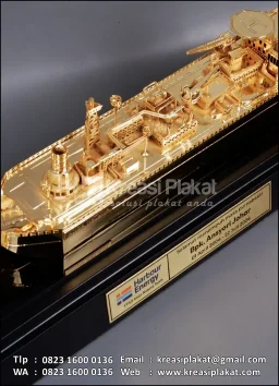 Souvenir Miniatur Kapa...