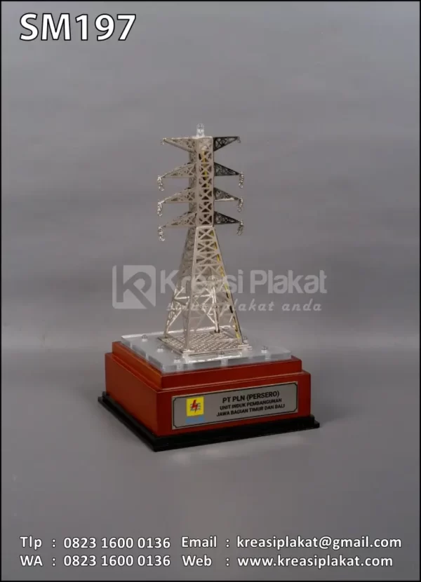 Souvenir Miniatur Tower Tranmisi PLN UIP Jawa Bagian Timur & Bali
