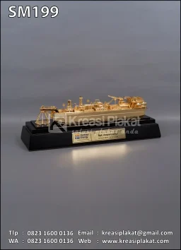Souvenir Miniatur Kapa...