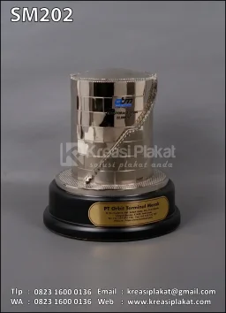 Souvenir Miniatur Oil Storage Tank PT Orbit Terminal Merak