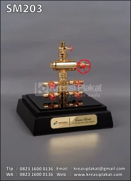 Souvenir Miniatur Wellhead Pertamina Hulu Rokan