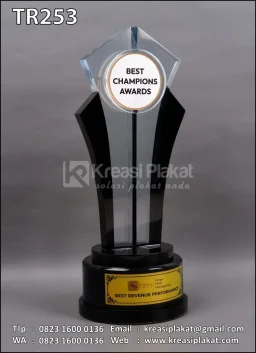 Piala Akrilik SHM Best Champions Awards