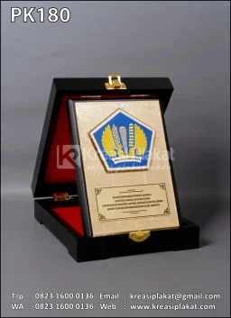 Plakat Kayu Box Kemenk...