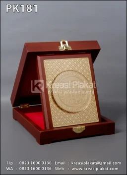 Plakat Kayu Variasi Bo...