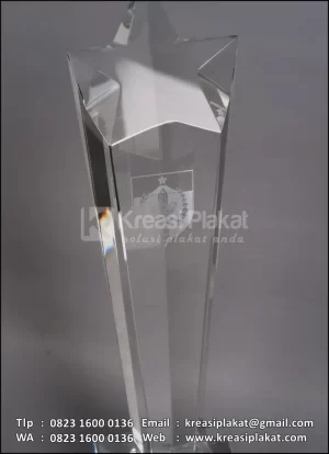 Piala Kristal Juar...