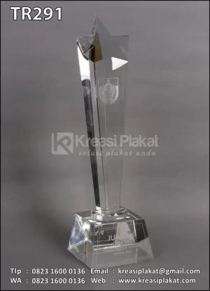 Piala Kristal Juara Lomba Desa Kabupaten Kediri