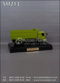 Souvenir Miniatur Truk Hino Sinar Riau