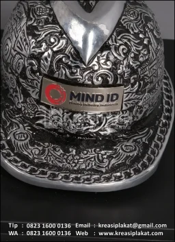 Souvenir Helm Ukir...