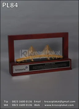 Plakat Logam Frame...