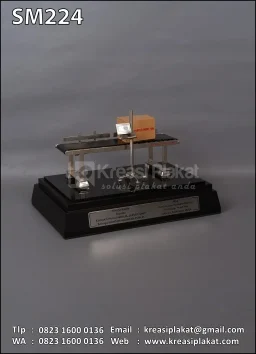 Souvenir Miniatur Conv...