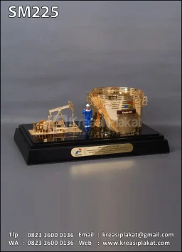 Souvenir Miniatur Oil Extraction & Jack Pump