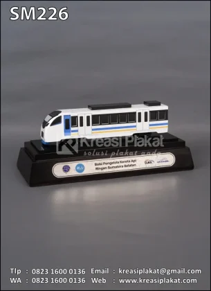 Souvenir Miniatur LRT Palembang Sumsel
