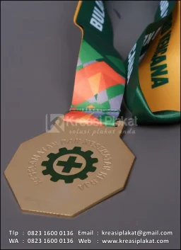Medali Best Employee PT Indo Muro Kencana