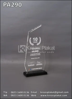 Plakat Akrilik 10 Years PT Sampang Sarana Shorebase