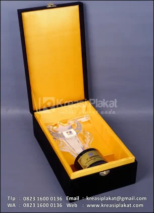 Box Plakat Akrilik 1st Winner Best Mechanic Competition Pama