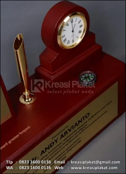 Plakat Kayu Pen Holder Pertamina Marine Engineering