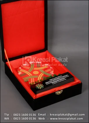 Box Plakat Akrilik KKN Muhammadiyah Aisyiyah Internasional Arab Saudi