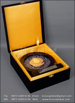 Box Plakat Kayu Bulat PT Pertamina Patra Niaga