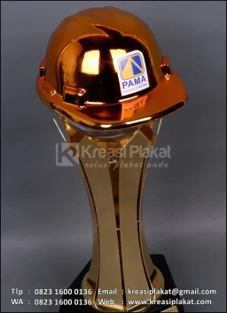 Piala Juara 1 Best Commander Pamapersada Nusantara