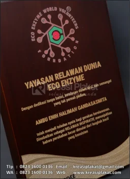 Plakat Kayu Yayasan Re...