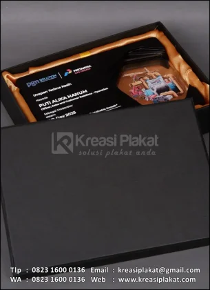 Box Plakat Kayu Akrilik PGN Solution