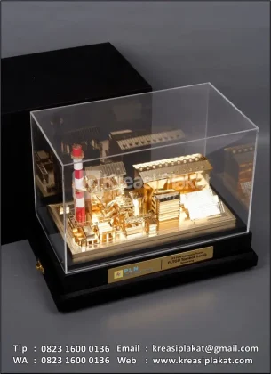 Box Miniatur PLTGU Tambak Lorok