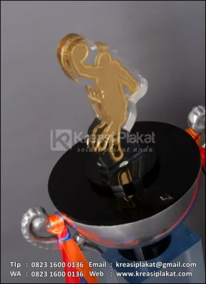 Piala 1st Place UPH Cu...