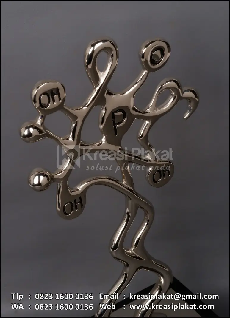 Detail Piala Gold Winner International Competition Chemical Industrial