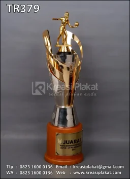 Piala Juara 1 Voli Hut...