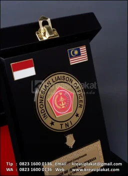 Plakat Kayu Box TNI In...