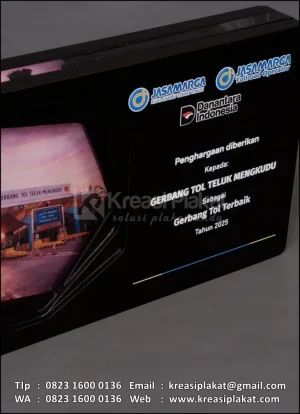 Plakat Kayu Akrilik Pe...