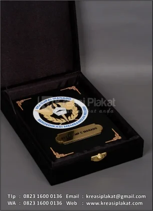 Box Plakat Kayu Bea Cukai Manado