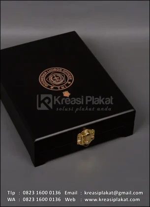 Box Plakat Kayu Box TNI Indonesian Liaison Officer