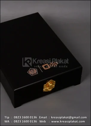 Box Plakat Kayu Box DJP Kalimantan Selatan & Tengah