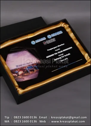 Box Plakat Kayu Akrilik Penghargaan Gerbang Tol Terbaik