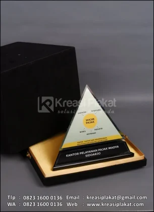 Box Plakat Resin Kantor Pelayanan Pajak Madya Sidoarjo