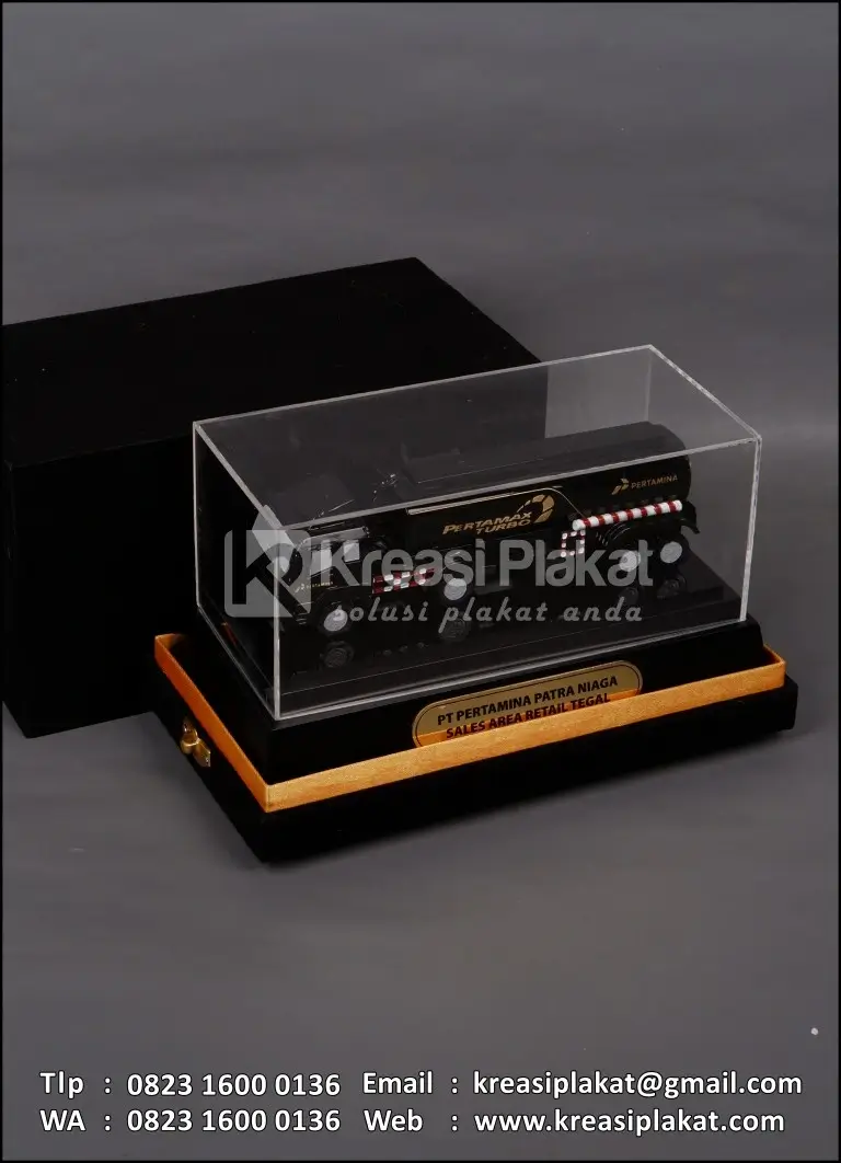 Box Miniatur Kendaraan Custom Truk Tangki PT Pertamina Patra Niaga