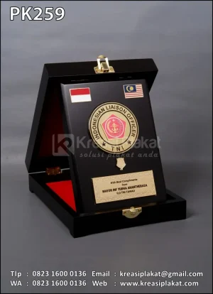 Plakat Kayu Box TNI In...