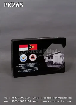 Plakat Kayu Akrilik Cr...